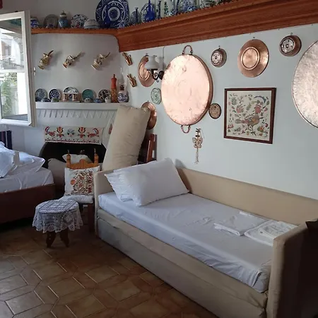Myrto's Traditional House Apartament *