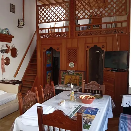 Myrto's Traditional House Apartament