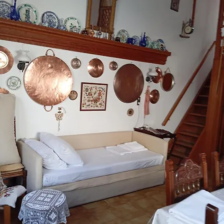 Myrto's Traditional House Apartament *